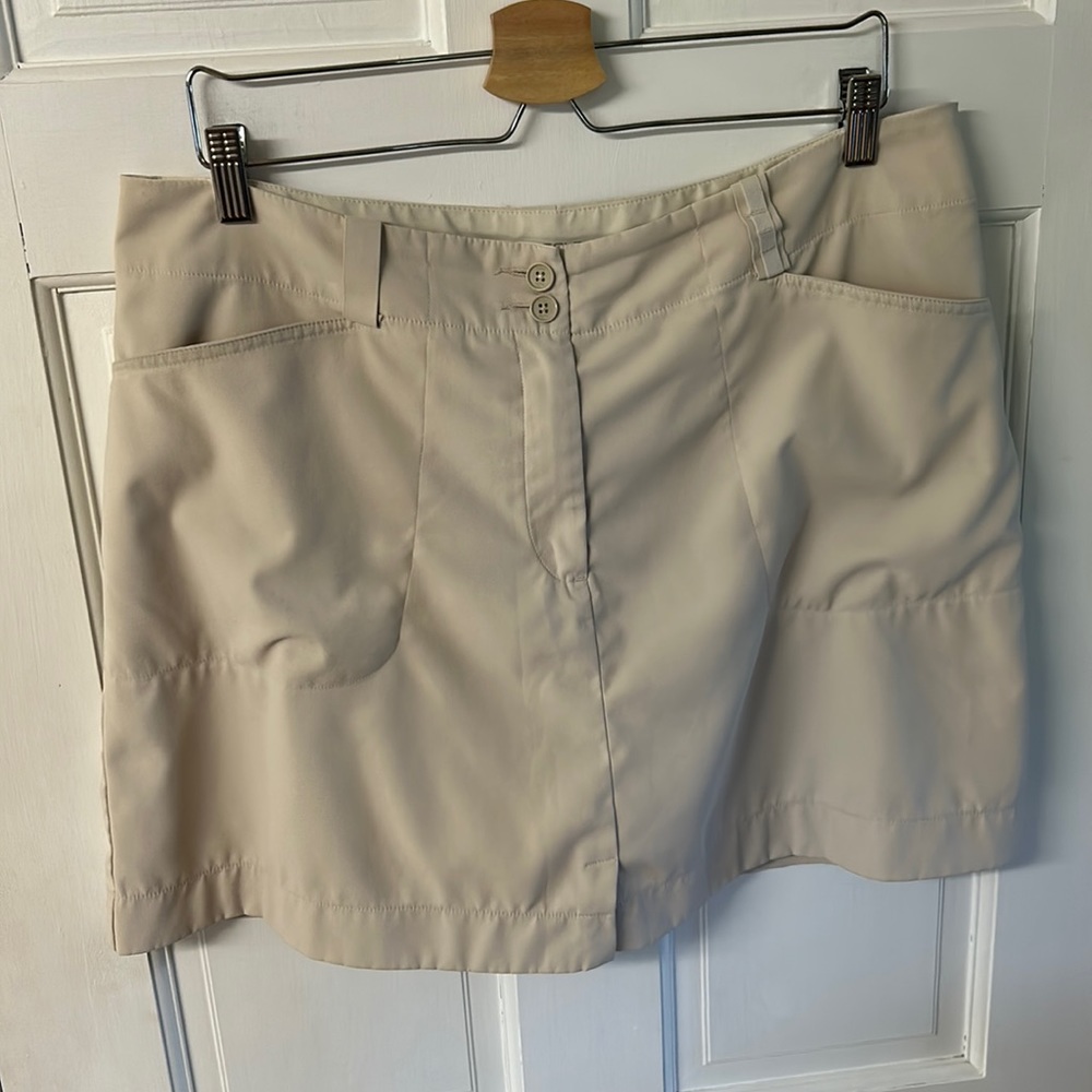 Nike tan golf athletic skort women’s size 14
